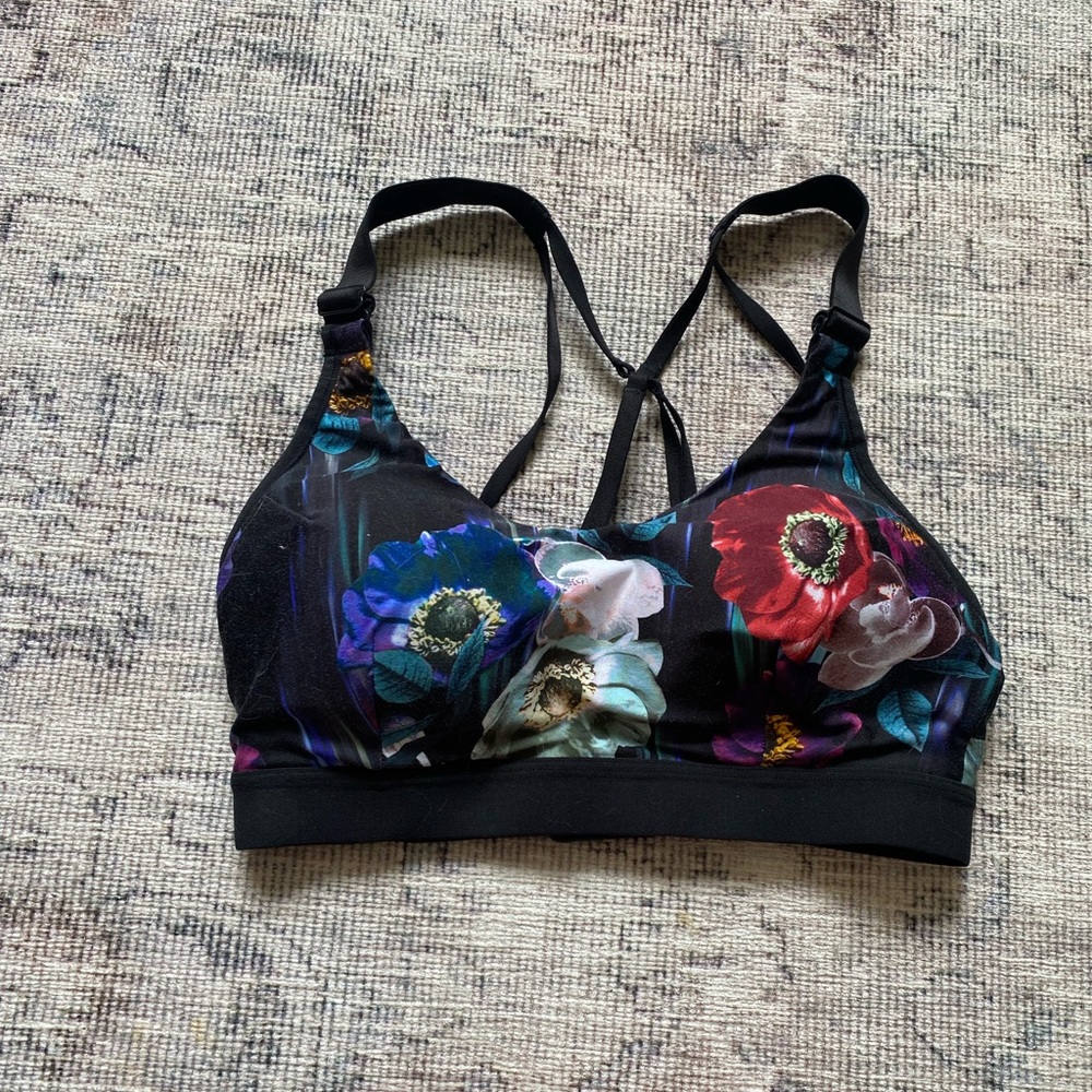 Sport bra integrated pads